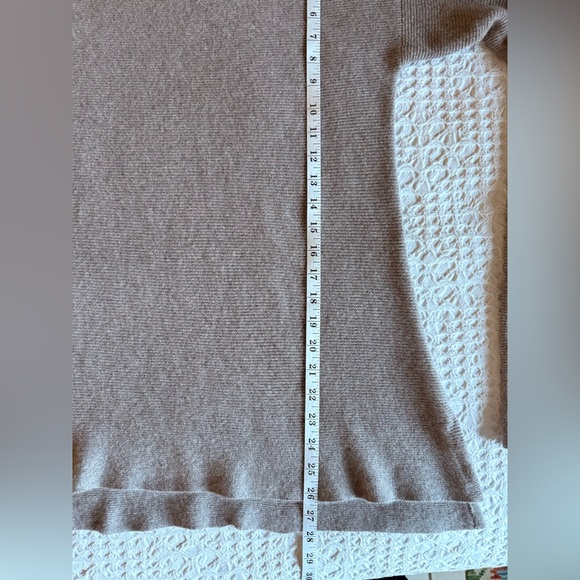 Garnet Hill Ribbed Cashmere Scoop Neck Sweater A-Line Soft Brown Sz L - Picture 10 of 13